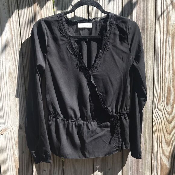 Abercrombie & Fitch Long Sleeve Black Lace Trim Blouse Small - Picture 1 of 7